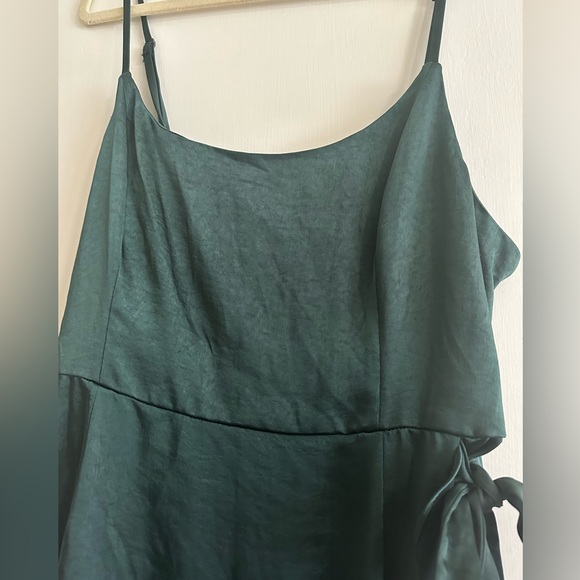 Dark green satin faux wrap dress - Picture 4 of 4